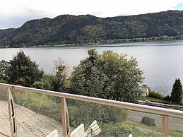Apartment Directly on Lake Ossiach in Carinthia