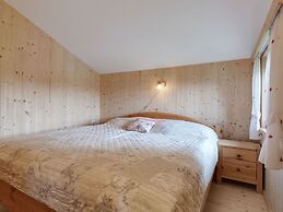 Cosy Holiday Home With Private Pool