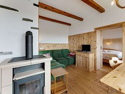 Cosy Holiday Home With Private Pool