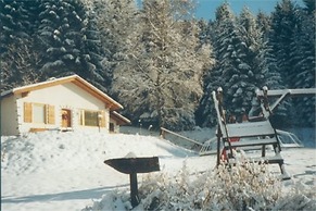 Cosy Holiday Home With Private Pool