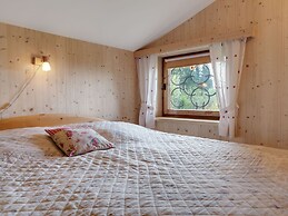 Cosy Holiday Home With Private Pool