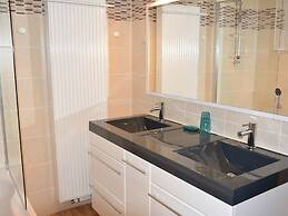 A Villa Between the Town Centre and the Forest