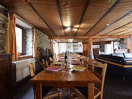 Quaint Cottage In Petite Langlire with Hot Tub