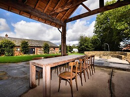 Pleasant Holiday Home in Erezée Ardennes with Hot Tub, Sauna