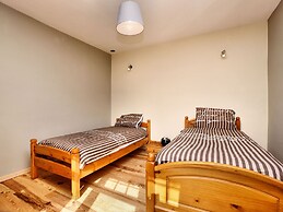 Pleasant Holiday Home in Erezée Ardennes with Hot Tub, Sauna