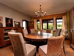 Pleasant Holiday Home in Erezée Ardennes with Hot Tub, Sauna