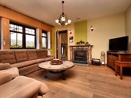 Pleasant Holiday Home in Erezée Ardennes with Hot Tub, Sauna