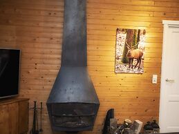 Cosy Chalet in Odeigne with Hot Tub