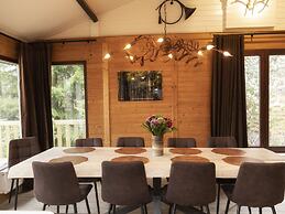 Cosy Chalet in Odeigne with Hot Tub