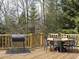 Cosy Chalet in Odeigne with Hot Tub