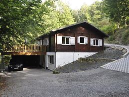 Cosy Chalet in Odeigne with Hot Tub