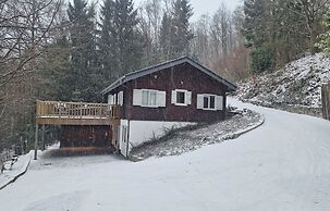 Cosy Chalet in Odeigne with Hot Tub