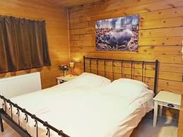 Cosy Chalet in Odeigne with Hot Tub