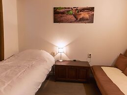 Cosy Chalet in Odeigne with Hot Tub