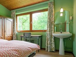 Rustic Retreat in Houvegne