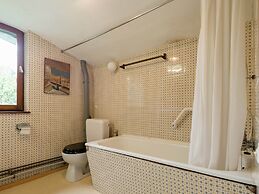 Rustic Retreat in Houvegne