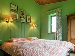 Rustic Retreat in Houvegne