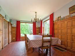 Rustic Retreat in Houvegne