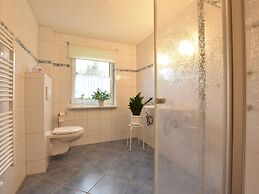 Cozy Holiday Home in Hohenkirchen near Baltic Sea
