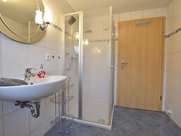 Cozy Holiday Home in Hohenkirchen near Baltic Sea