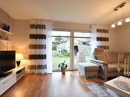 Cozy Holiday Home in Hohenkirchen near Baltic Sea