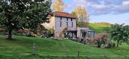 Hilltop Haven in Parlan