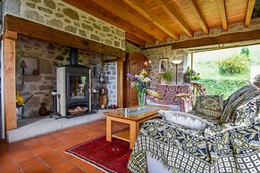 Hilltop Haven in Parlan