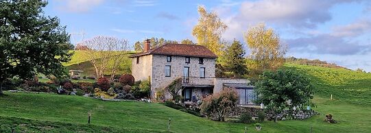 Hilltop Haven in Parlan