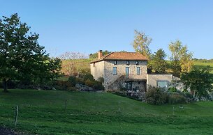 Hilltop Haven in Parlan