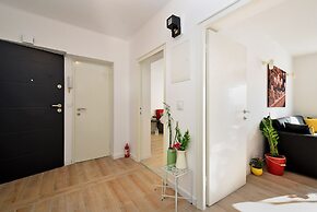 Apartment 1811