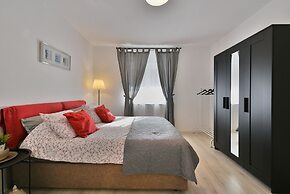 Apartment 1811