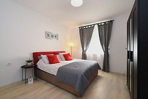 Apartment 1811