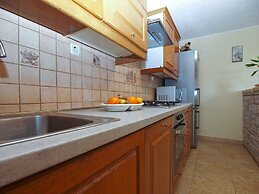 Apartment 1862