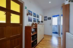 Apartment 1877