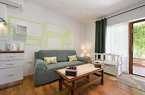 Apartment 1877
