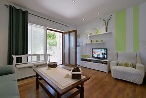 Apartment 1877
