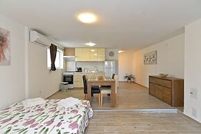 Apartment 1890