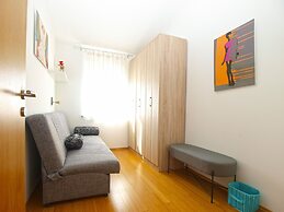 Apartment 1932