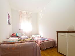 Apartment 1932