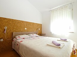 Apartment 1932