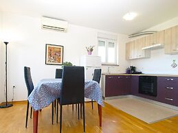Apartment 1932