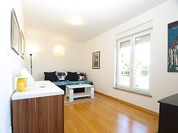 Apartment 1932