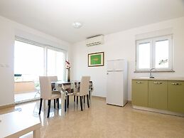 Apartment 1932