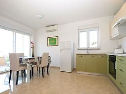 Apartment 1932