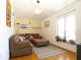 Apartment 1932