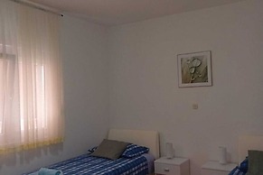 Nice Apartment With Private Roofed Terrace, Near the Sea and National 