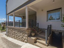 Nice Apartment With Private Roofed Terrace, Near the Sea and National 