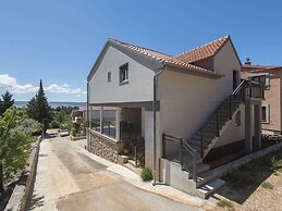 Nice Apartment With Private Roofed Terrace, Near the Sea and National 