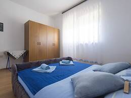 Nice Apartment With Private Roofed Terrace, Near the Sea and National
