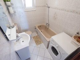 Nice Apartment With Private Roofed Terrace, Near the Sea and National